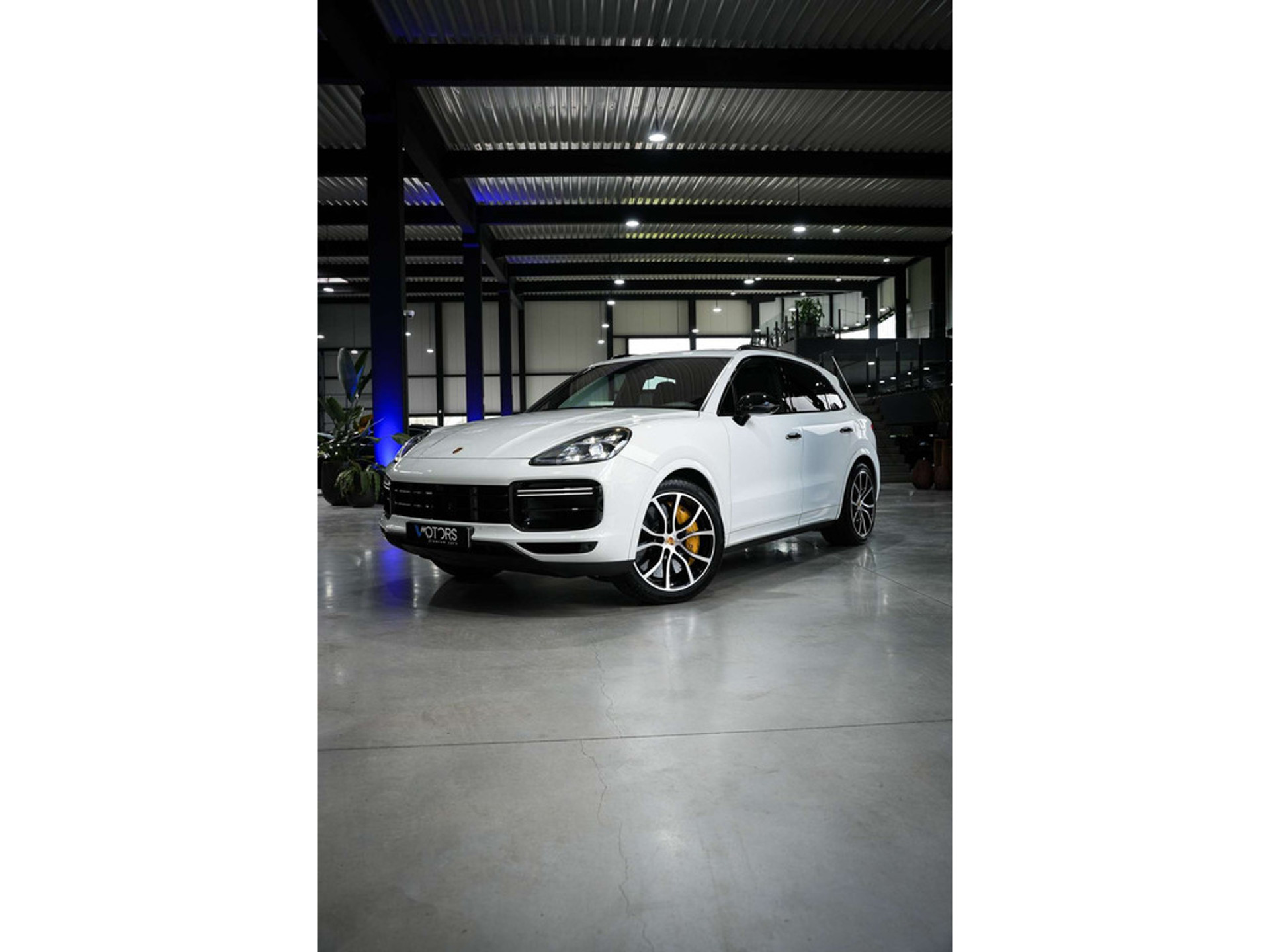 44017342-1.jpg