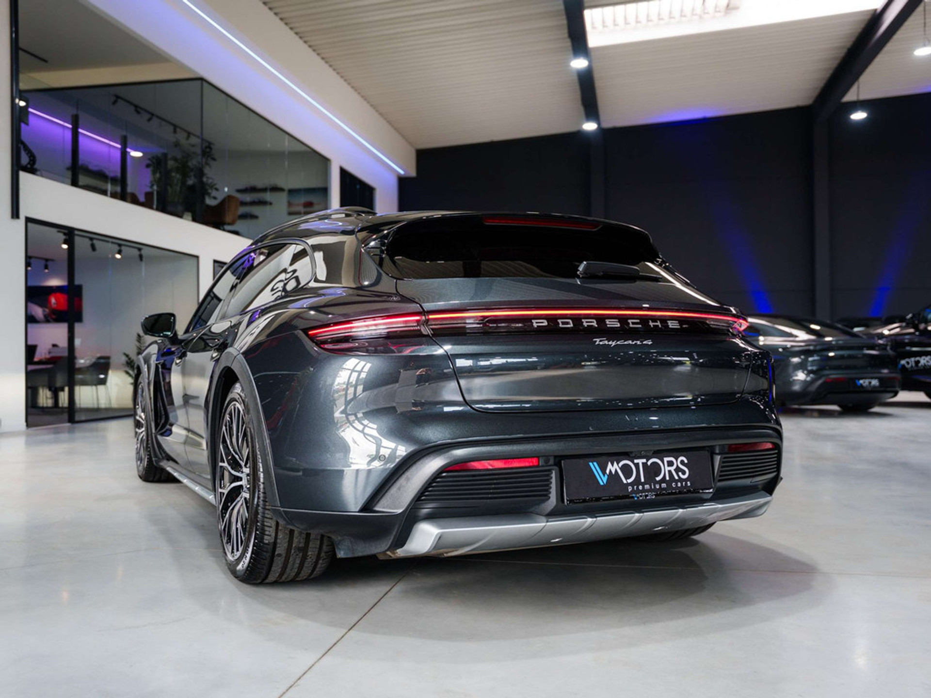 45993536-2.jpg