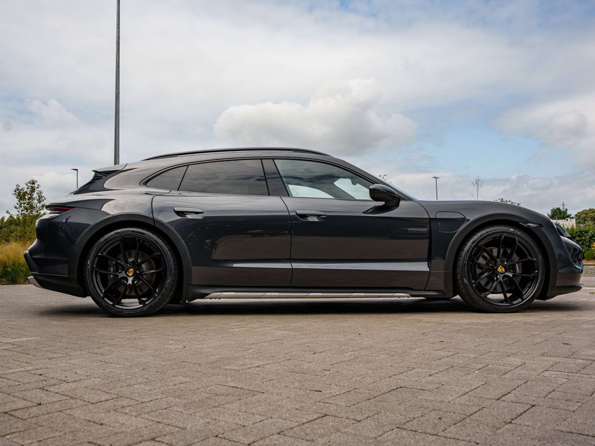 45998560-3.jpg