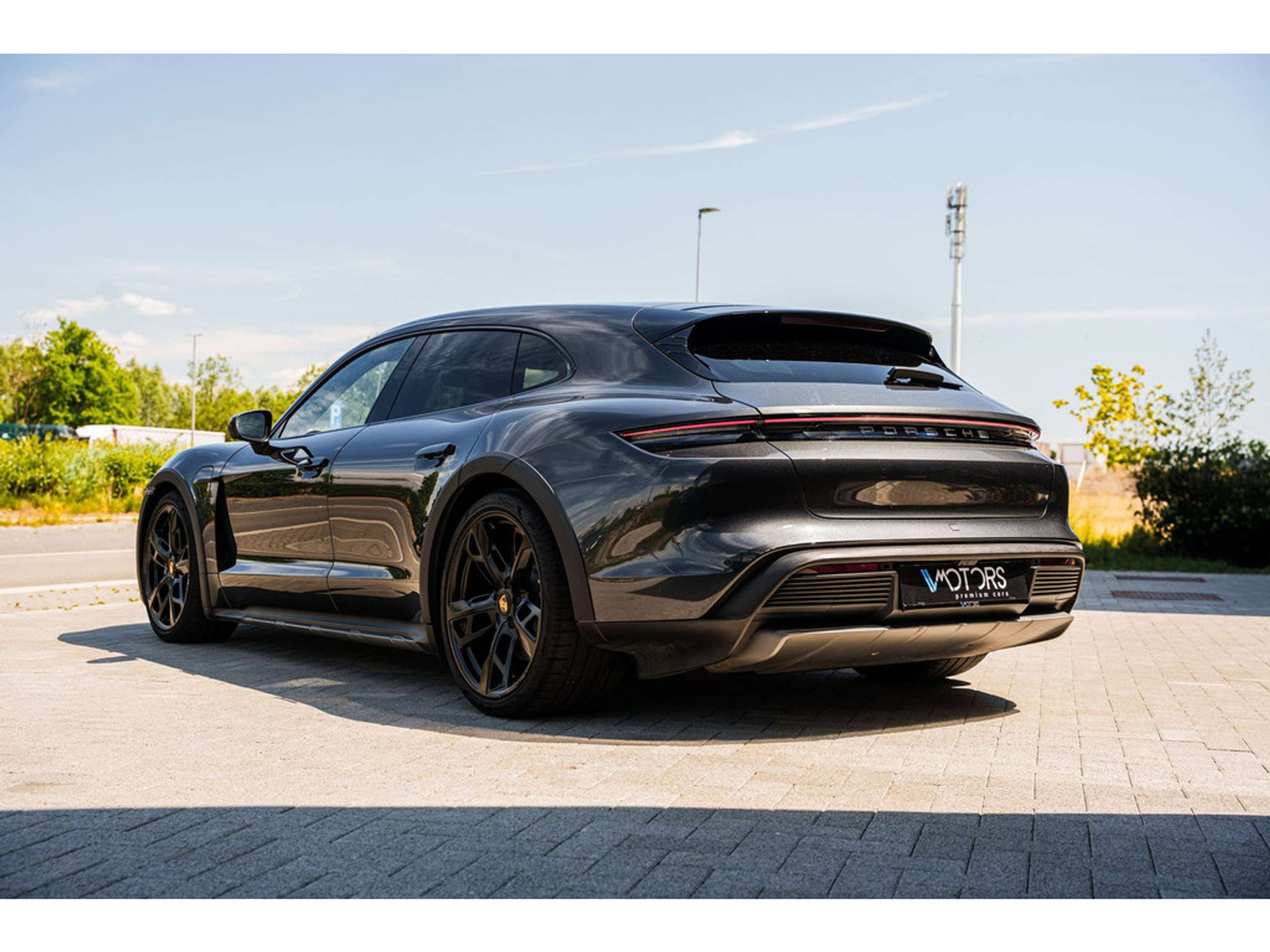 46166711-5.jpg